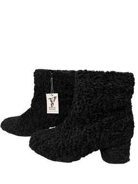 Martin Pescatore Fuzzy Boots with zipper from Italy